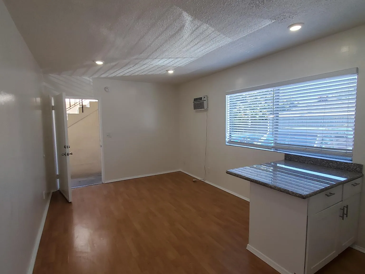 Studio, 325 sqft, $1,895 — Photo 2