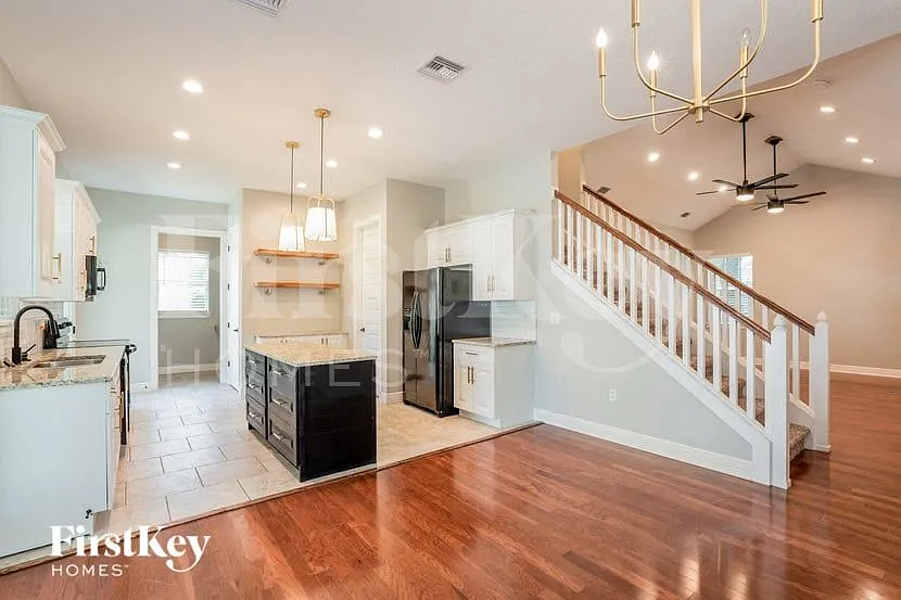 3 bed, 2.0 bath, 1794 sqft, $2,485 — Photo 4