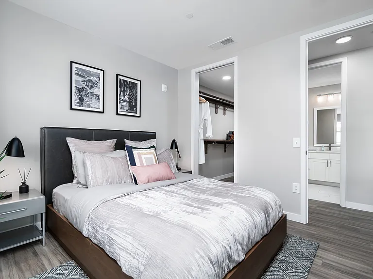 The Sutton | Bed
