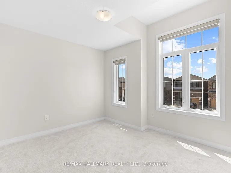 16 Crossmore Cres — Photo 17