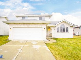 522 Farm View Rd, University Park, IL 60484