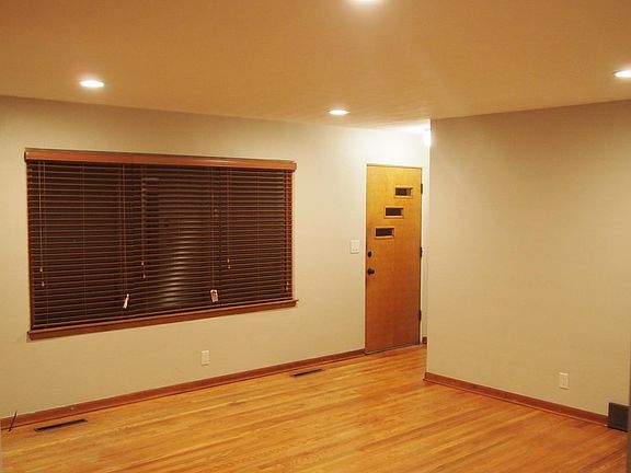 2nd image of 2806 Willa Dr