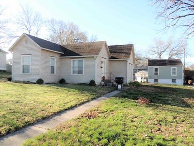 724 Crawford St, Clay Center, KS, 67432