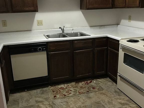 3rd image of 1006 Lincoln Way Unit 101