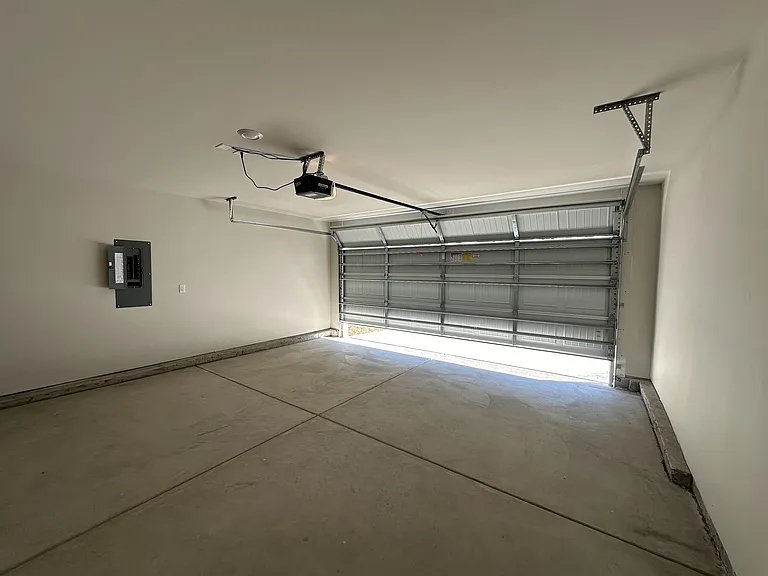 3003 Crescent Lake Ln — Photo 16
