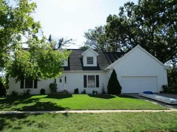 3315 Silverthorne Rd NE, Cedar Rapids, IA 52402