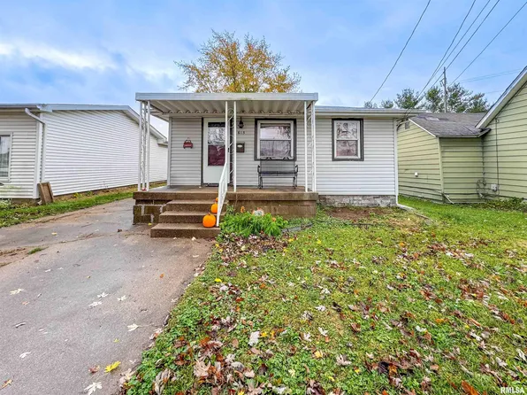 615 S Maple St, Lewistown, IL 61542