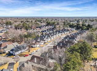 550 Leisure Dr, Ridge, NY 11961