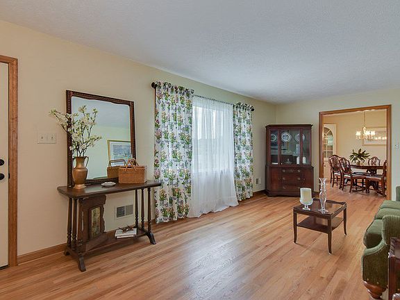 4th image of 115 Dupont Dr NW