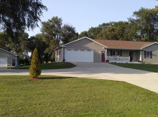 11762 Green Lake Rd, Middleville, MI 49333