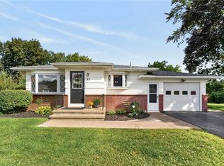 37 Ridge Port Cir, Rochester, NY 14617