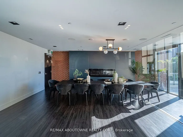 5 Wellington St S #1407 — Photo 20