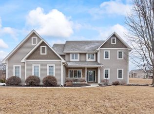 W237N7322 Monterey Ct, Sussex, WI 53089