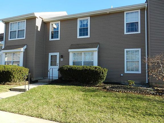 2nd image of 40 Canterbury Cir #0
