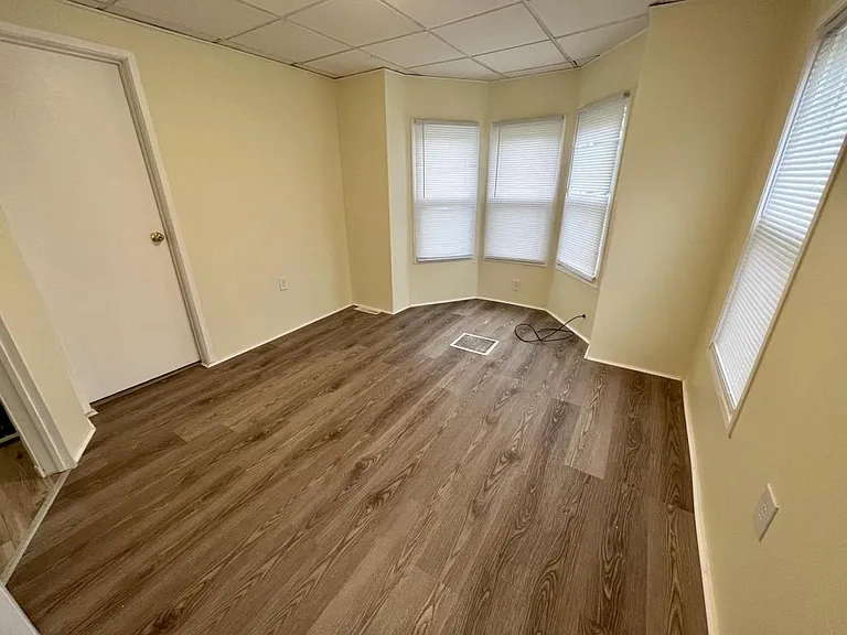 502 Lake St — Photo 12