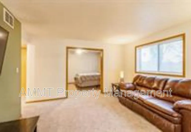 740 Westwinds Dr #2 — Photo 6
