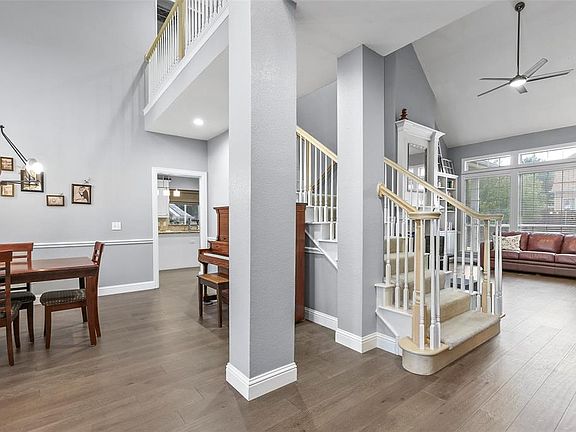 3rd image of 2701 Knoll Ct