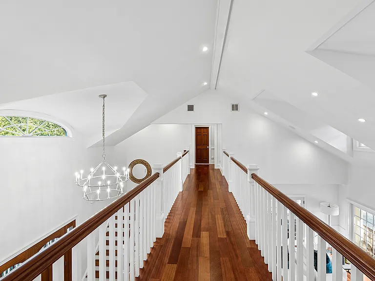 124 Underwood Dr — Photo 17