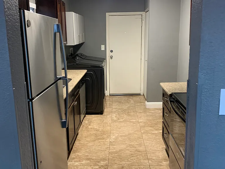 1723 Linden Ave — Photo 11