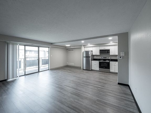 4th image of 516-520 Rebecca Ave #516F