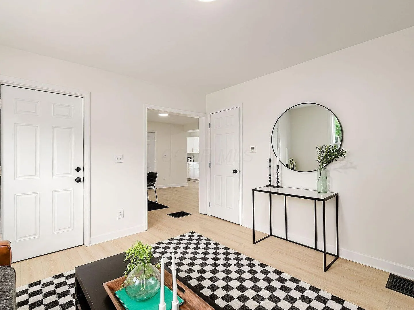 2 Bedroom Completely Remodeled Home — Photo 4