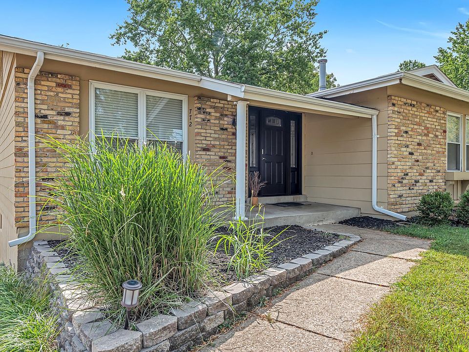 1st image of 772 Westglen Village Dr