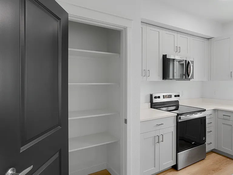 Riddell Rd Apartments — Photo 41