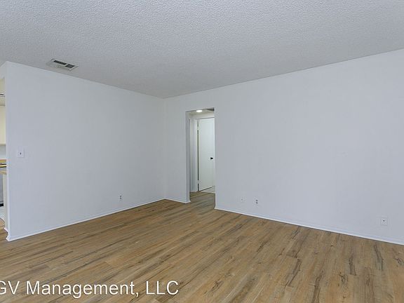 5th image of 425 Linwood Ave #J