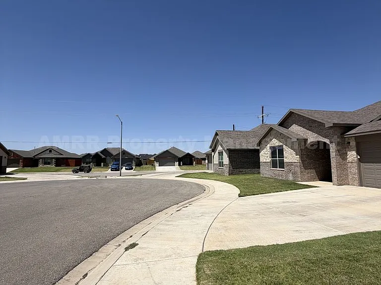 5803 Waverly Ave — Photo 3