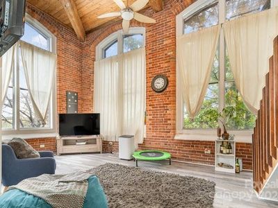 201 S Hoskins Rd APT 235, Charlotte, NC, 28208