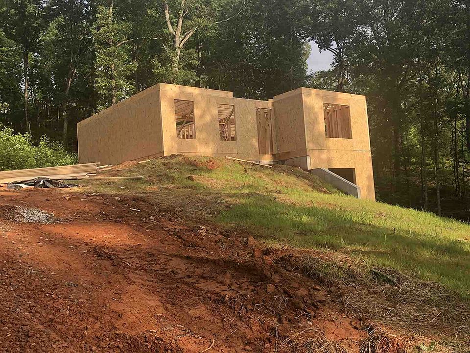 1st image of 290 Estate Dr #18