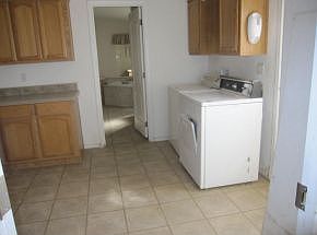 5th image of 705 N Lois Ln
