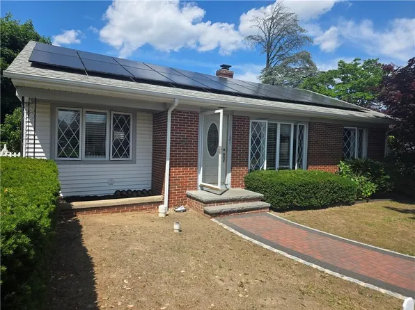 121 Barbara St, Providence, RI 02909