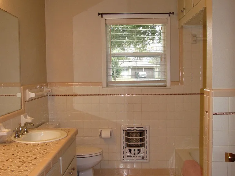 2710 S 55th St — Photo 9