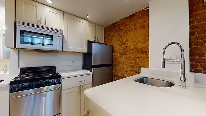 Rented by Bond New York | media 18