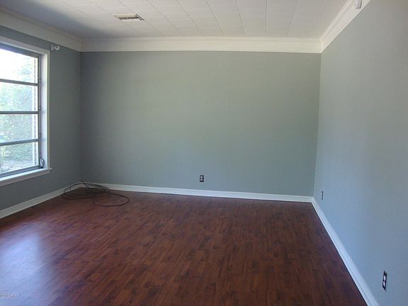 2nd image of 308 E Iowa Ave