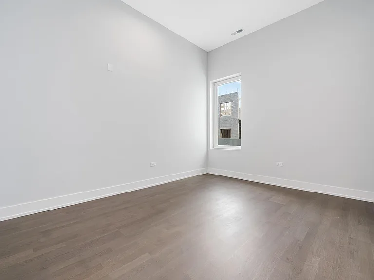 2139 W Madison St — Photo 15