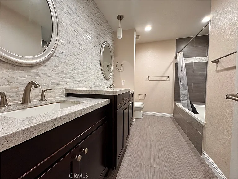 1312 S Saltair Ave #210 — Photo 14