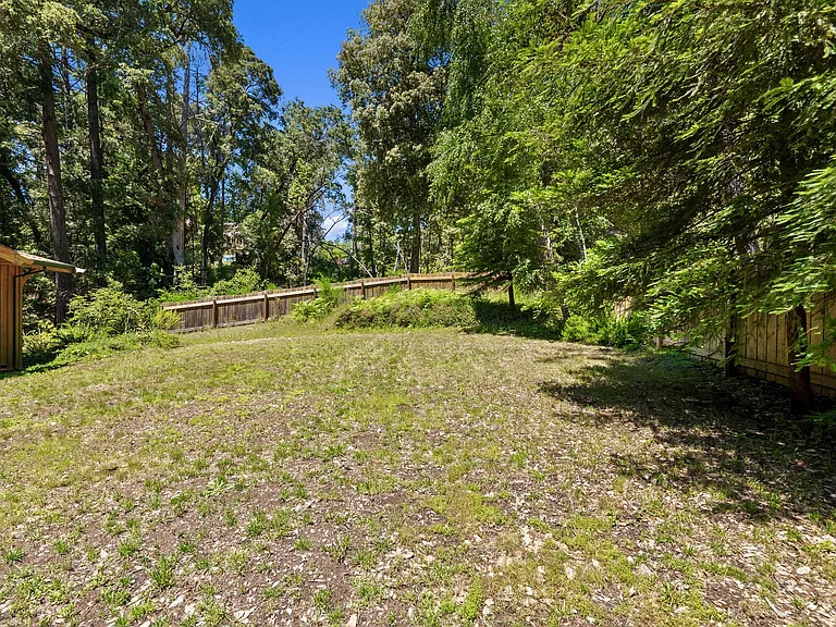 310 Wild Iris Ln — Photo 36