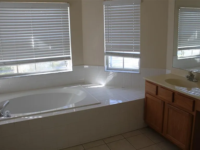 4352 Fox Glen Loop — Photo 20
