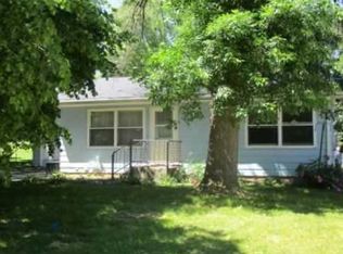 114 E 8th St, Pecatonica, IL