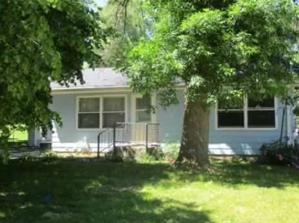 114 E 8th St, Pecatonica, IL 61063