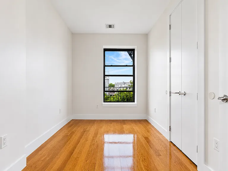 755 De Kalb Ave #2R — Photo 8