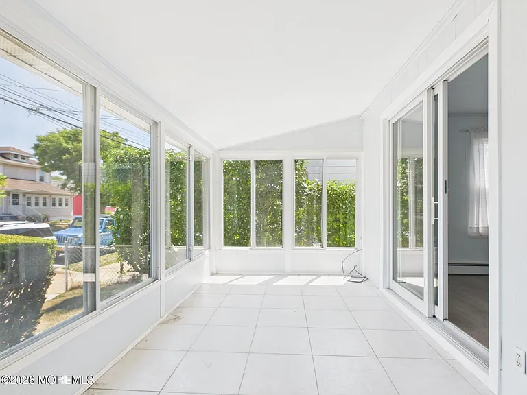 325 15th Ave — Photo 6