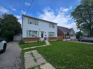 4 Bevdale Rd N, Toronto, ON M2N 2G2