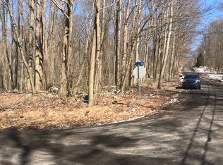 Redwood Rd #1423, Acme, PA 15610