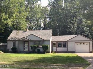 1107 Vick Rd, Muskegon, MI 49441