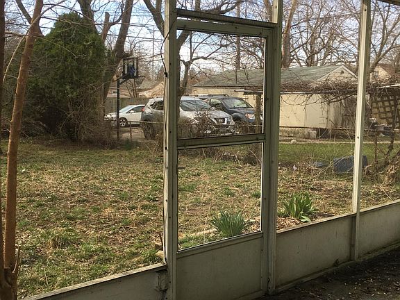 2nd image of 2799 Grasmere Ave