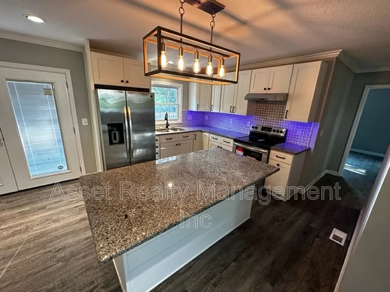 2208 Sanderson Rd — Photo 6
