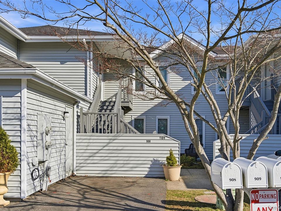 1st image of 909 Fenway Road